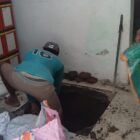 Pekerjaan : Tampak proses pembuatan jambanisasi dirumah salah satu warga di Kecamatan Bangil, Kabupaten Pasuruan. 